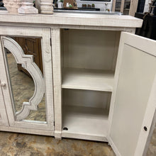 Load image into Gallery viewer, 4813 - four door brocade console white wheat
